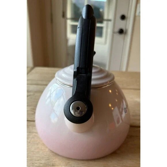 Le Creuset  Enamel On Steel Oolong Tea Kettle w/o Max Line 1.6 qt Shell Pink NEW - Picture 5 of 13